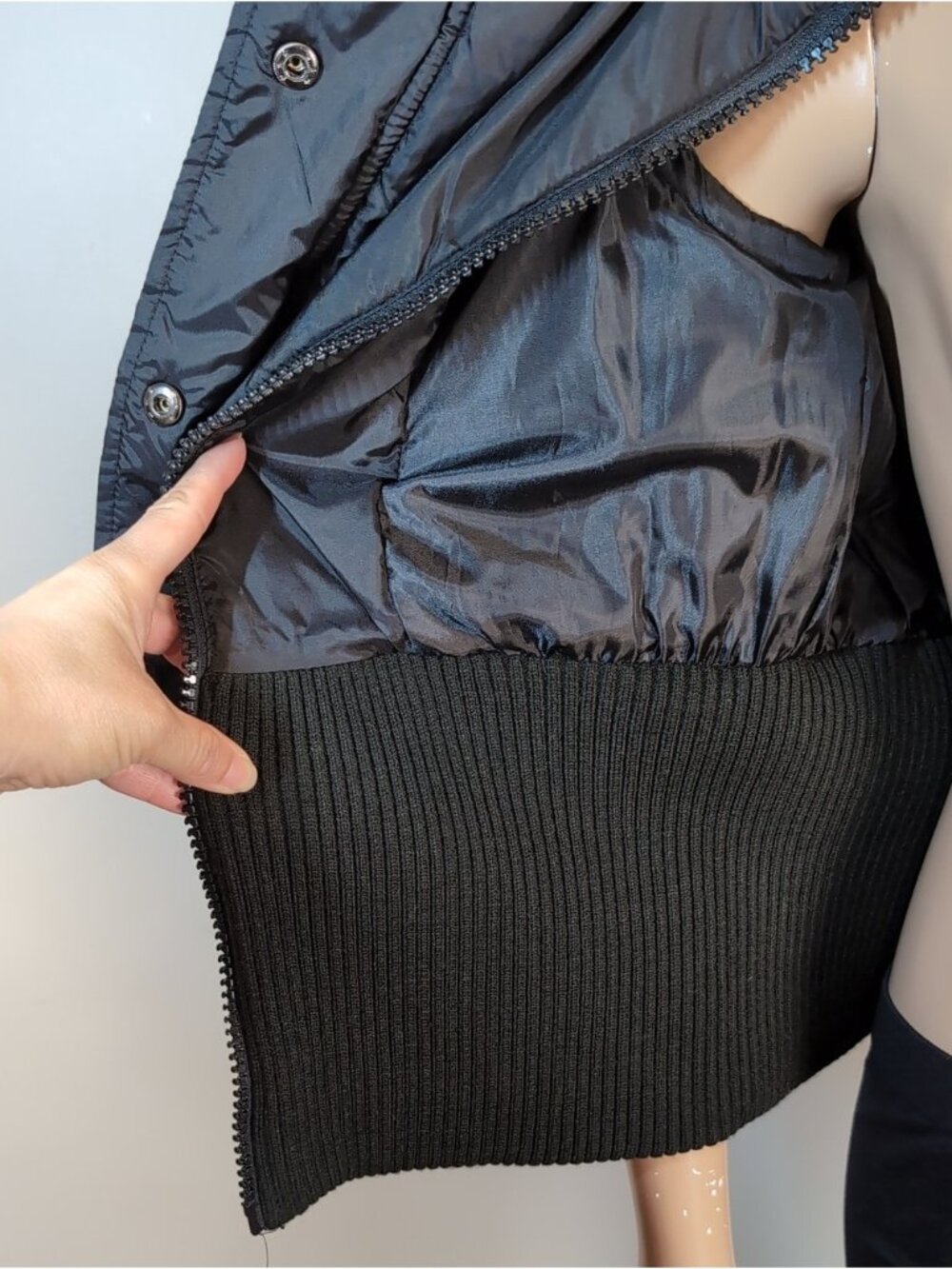 Costa Blanca Black Cropped Puffer Vest Faux Fur Hood Ribbed Knit Size Medium - Picture 10 of 14